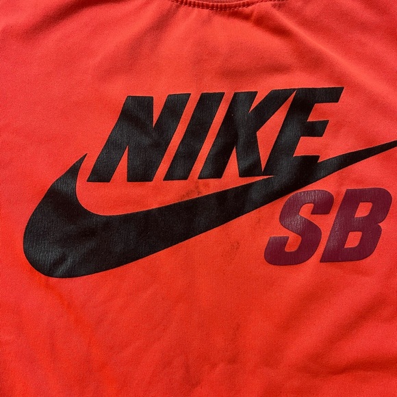 boys orange nike tshirt - Picture 3 of 5